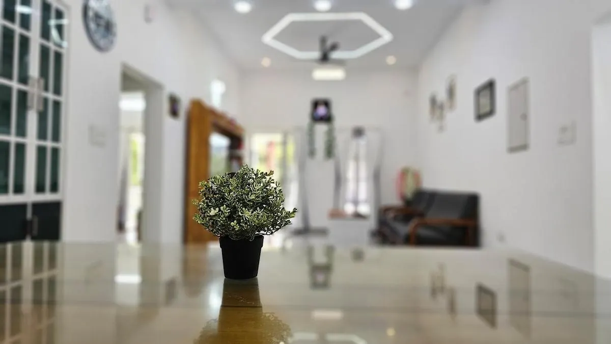 Uthuppan'S Bedroom With The Waterfall View Udumbanshola Indie